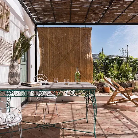 Altanure Almatere - Food Forest Boutique Stay