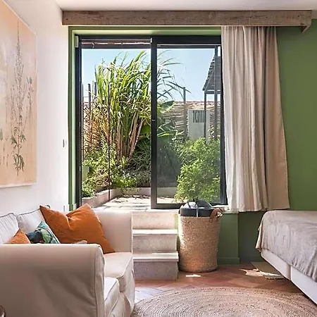 Otel Altanure Almatere - Food Forest Boutique *
